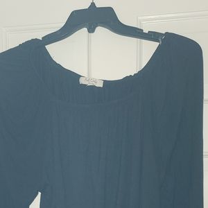 2x full circle black long sleeve top